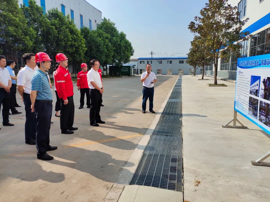 現(xiàn)場觀摩！猇亭區(qū)二季度項目拉練活動走進化機公司設(shè)備制造標準化廠房建設(shè)項目