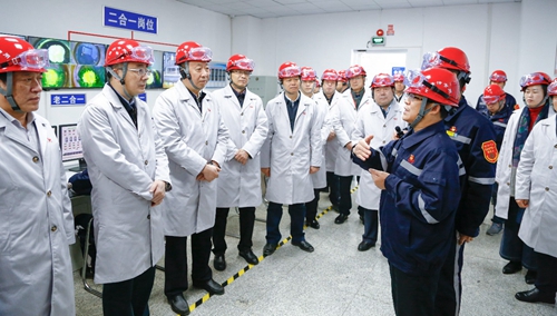 全省?；菲髽I(yè)安全設(shè)計(jì)診斷復(fù)核現(xiàn)場會代表參觀宜化太平洋熱電公司(圖5)