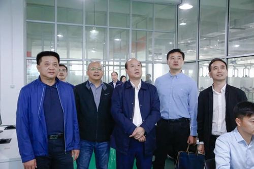 湖北省應(yīng)急管理廳黨委副書記、副廳長(zhǎng)楊愛東到宜化實(shí)訓(xùn)基地現(xiàn)場(chǎng)調(diào)研(圖2)