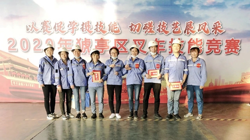 宜昌市猇亭區(qū)總工會(huì)組織叉車技能競賽，股份公司多名選手獲得榮譽(yù)(圖1)