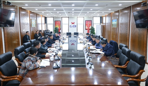 宜昌市國資委黨委書記、主任黃智華一行到宜化集團(tuán)調(diào)研(圖1)