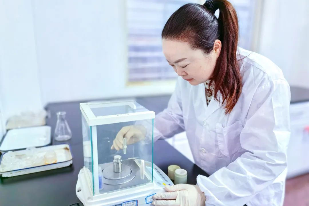 【宜化榜樣】股份公司黃冬燕：立足分析崗位，爭當(dāng)技術(shù)能手(圖3)