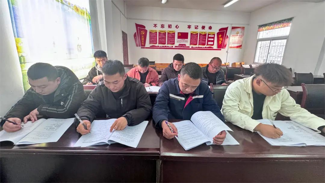 宜化礦業(yè)：強(qiáng)化教育培訓(xùn)提技能，新工分級(jí)管理見(jiàn)實(shí)效(圖2)