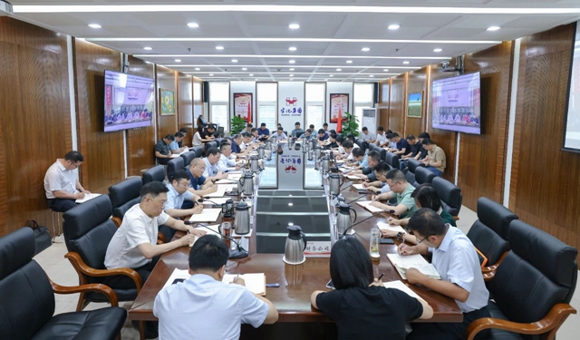 集團(tuán)召開(kāi)黨委（擴(kuò)大）會(huì)議傳達(dá)學(xué)習(xí)中央有關(guān)通報(bào)