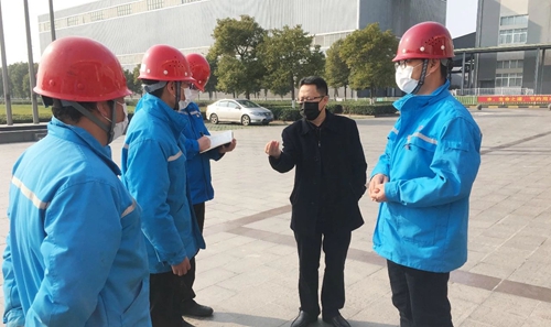 王大真到股份公司、楚星公司和松滋肥業(yè)現(xiàn)場檢查疫情防控及安全生產(chǎn)情況