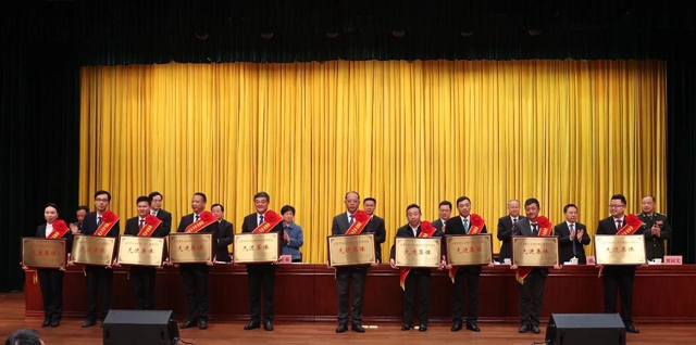 祝賀！股份公司榮獲宜昌市長(zhǎng)江大保護(hù)典范城市建設(shè)先進(jìn)集體稱號(hào)