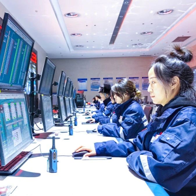 新疆宜化電石車間二一班：強(qiáng)化班組建設(shè)，筑牢基層基石